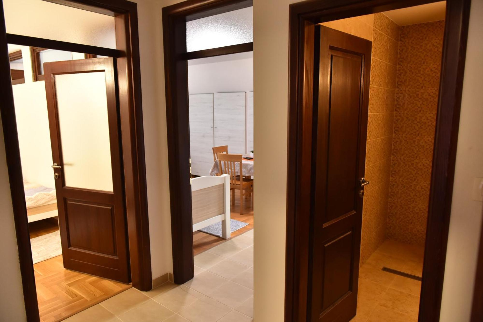 Apartments Ravno プルジネ 部屋 写真