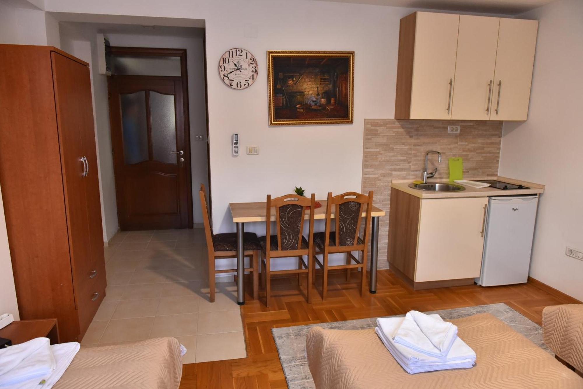 Apartments Ravno プルジネ 部屋 写真