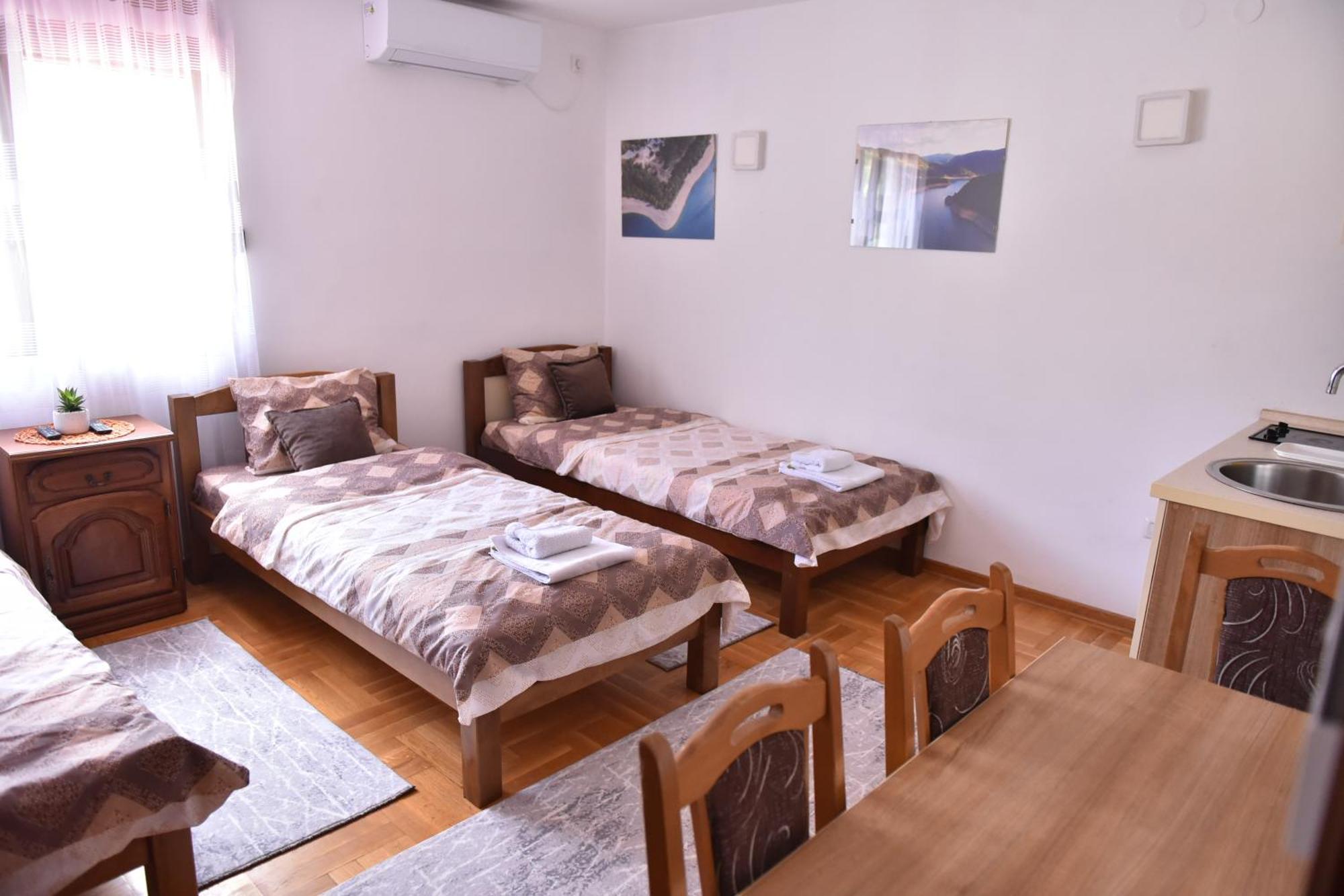 Apartments Ravno プルジネ 部屋 写真