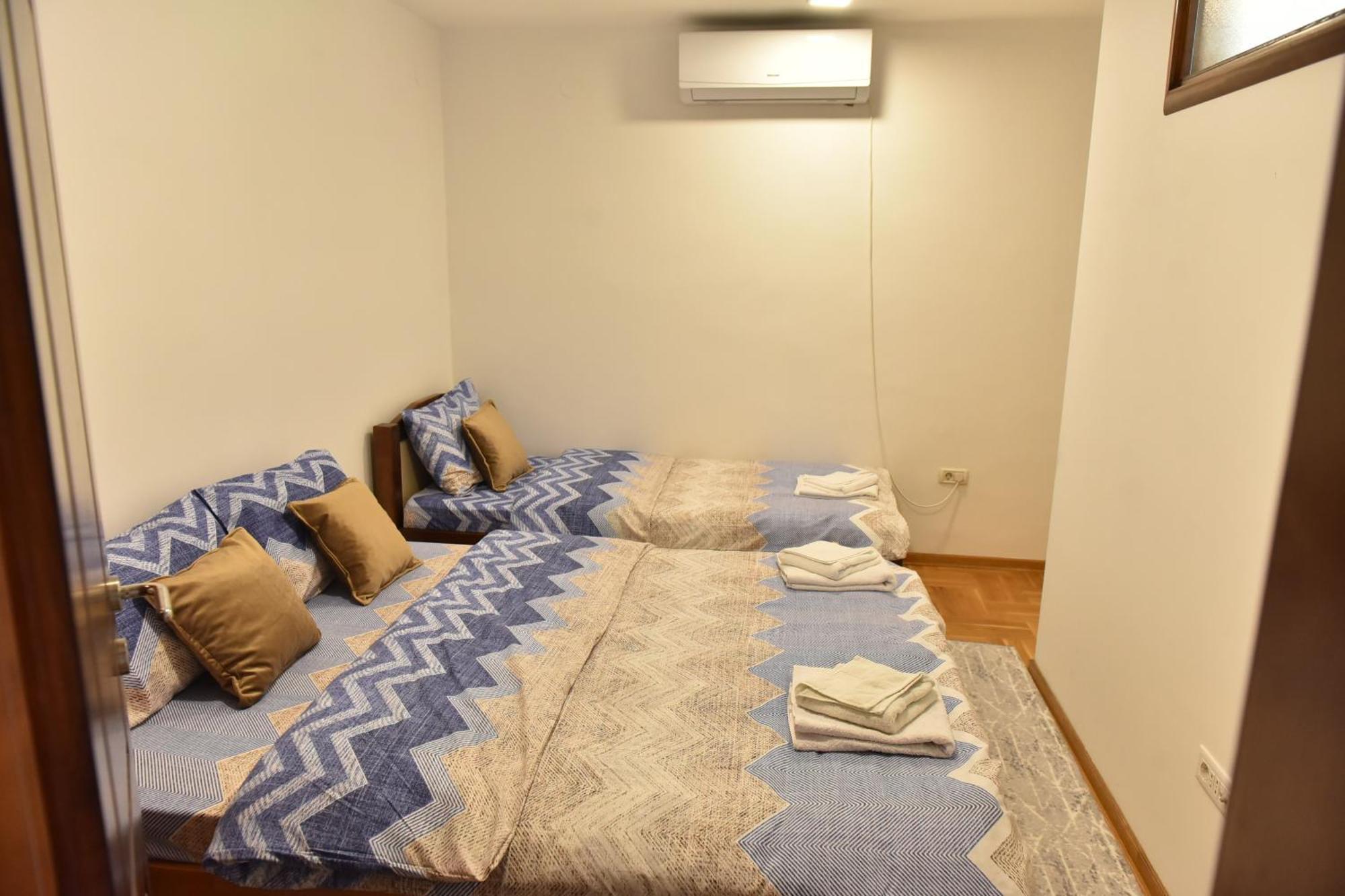 Apartments Ravno プルジネ エクステリア 写真